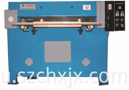Hydraulic cutting machine for blister package